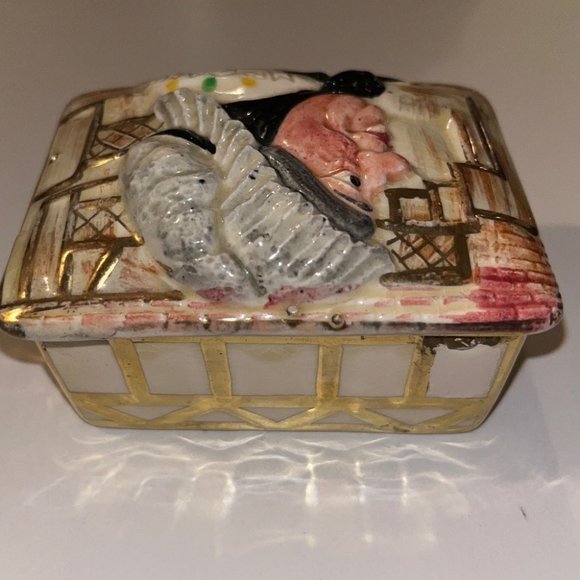 Mrs Gamp Sandland Porcelain Trinket Jewlery Box - Picture 4 of 12
